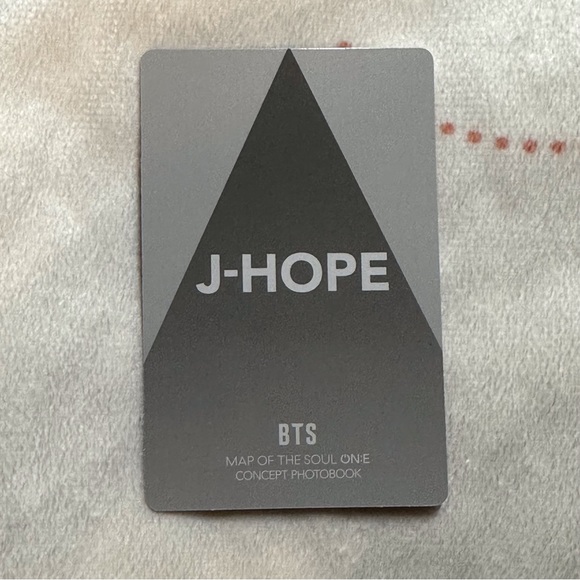 BTS MAP OF THE SOUL ON:E CONCEPT PHOTOBOOK CLUE Hoseok JHope PC Photocard - Picture 2 of 2